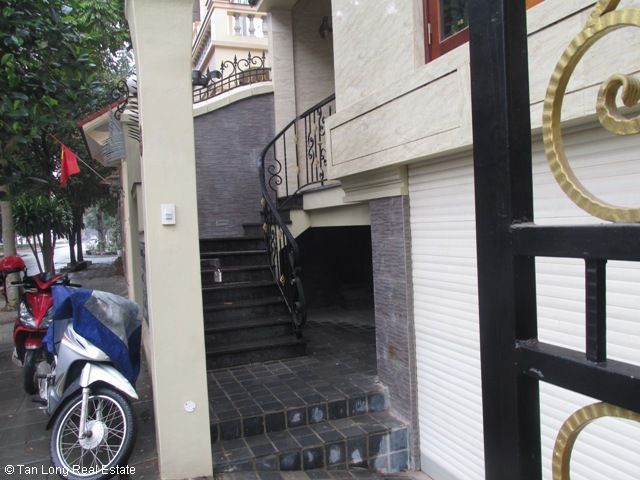 Cho thuê biệt thự Mỹ Đình 1, diện tích 150m2 x 4 tầng, thiết kế hiện đại thân thiện với thiên nhiên