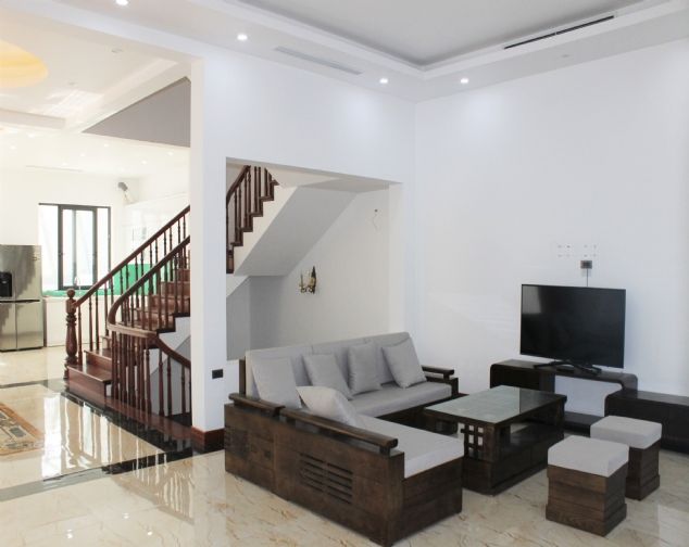 Cho thuê biệt thự siêu rộng với diện tích 320m2 tại Vinhomes Riverside, Long Biên