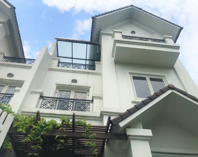 Cho thuê Biệt Thự Song Lập đủ đồ, 4 phòng ngủ tại Vinhomes Riverside.