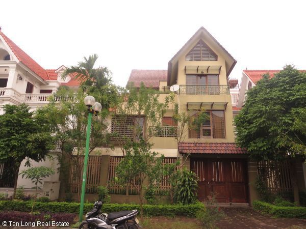 Cho thuê biệt thự tại BT8 khu đô thị Việt Hưng, quận Long Biên