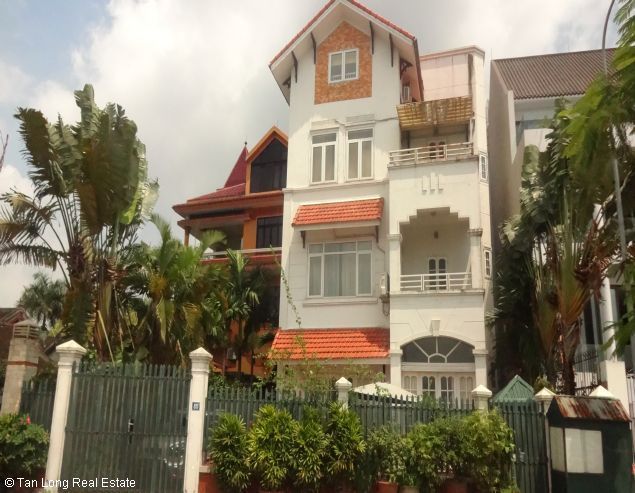 Cho thuê biệt thự view hồ đường Xuân Diệu, quận Tây Hồ
