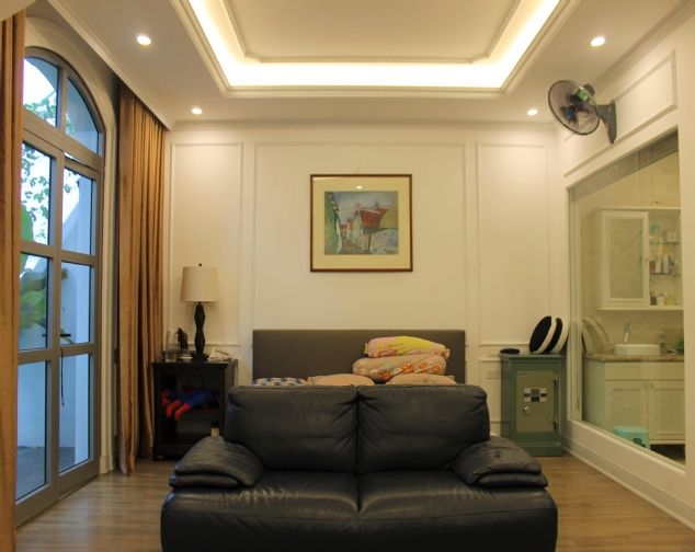 Cho thuê biệt thự Vinhomes Riverside The Harmony 168m2, 5 ngủ, full nội thất cao cấp, có thang máy