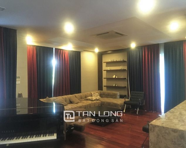 Cho thuê biệt thự Vườn Mai, khu đô thị Ecopark, đơn lập, lô góc, diện tích 350m2.