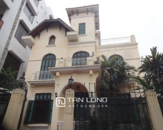 Cho thuê biệt thự Xóm Chùa - Đặng Thai Mai diện tích 200m2