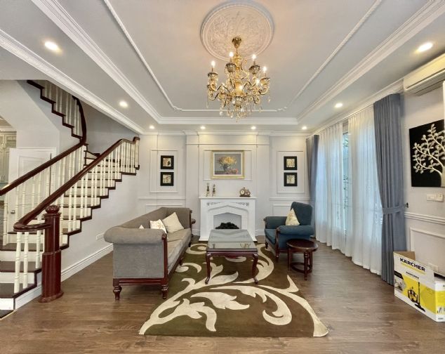 Cho thuê Biệt Thự  đủ đồ, view Vườn Hoa tại Vinhomes Riverside, Long Biên, Hà Nội.