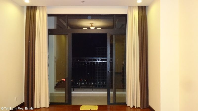 Cho thuê căn hộ 02 phòng ngủ không có đồ đạc tại Royal City