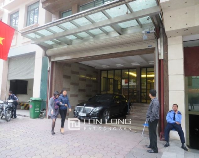 Cho thuê căn hộ 100m2, 2 phòng ngủ tại 12a Hai Bà Trưng, quận Hoàn Kiếm