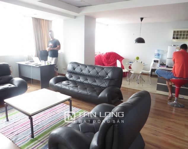 Cho thuê căn hộ 120m2, 2 phòng ngủ tại Đội Nhân, quận Ba Đình