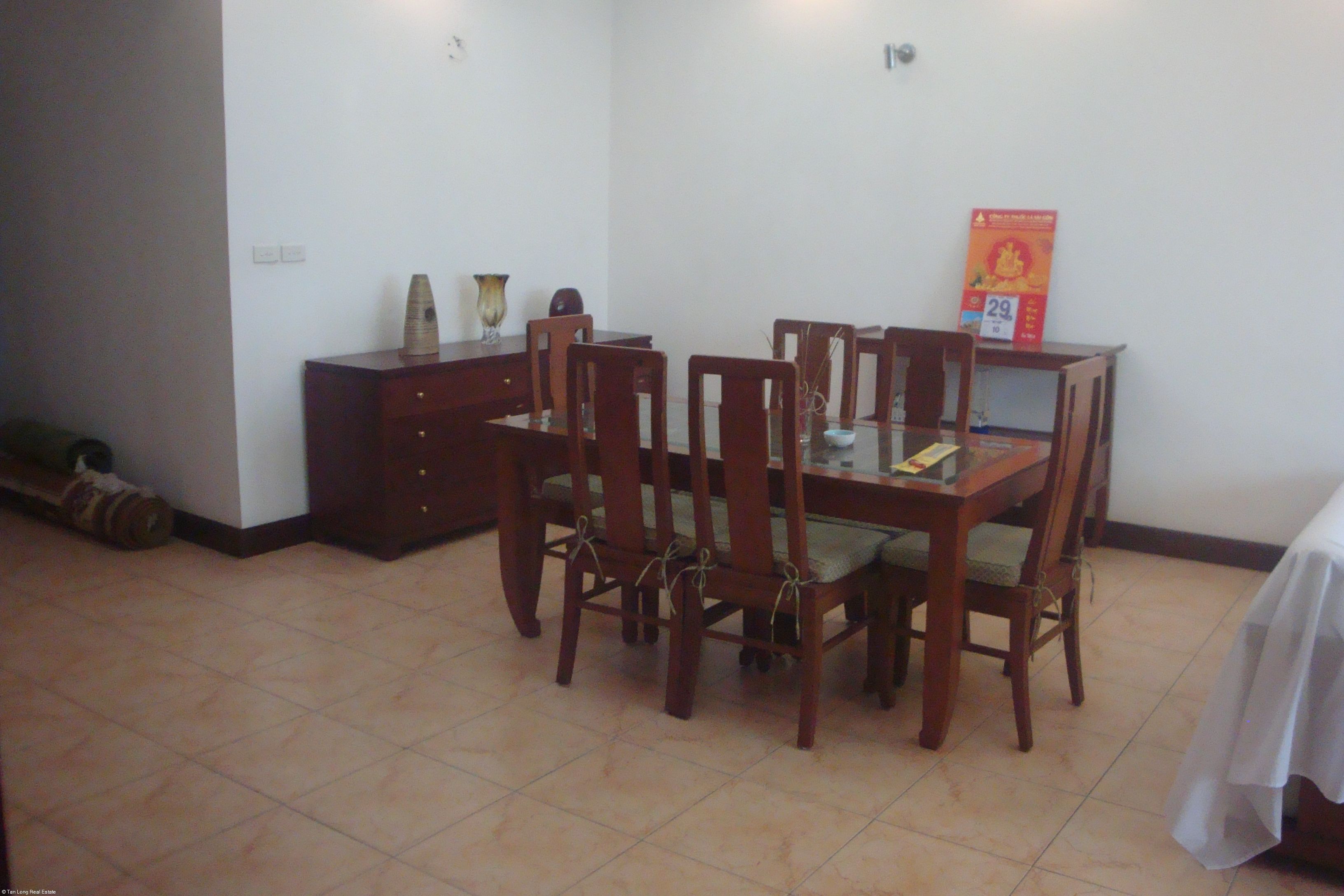 Cho thuê căn hộ 122m2, đủ đồ tại Láng Hạ, Đống Đa