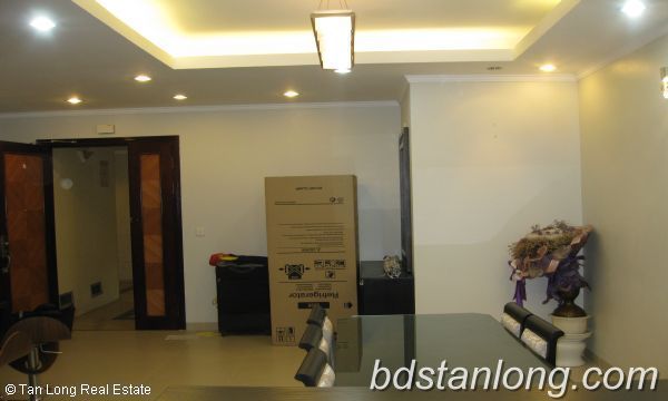 Cho thuê căn hộ 123m2, 3 ngủ, đủ đồ tại E4 Ciputra, Hà Nội