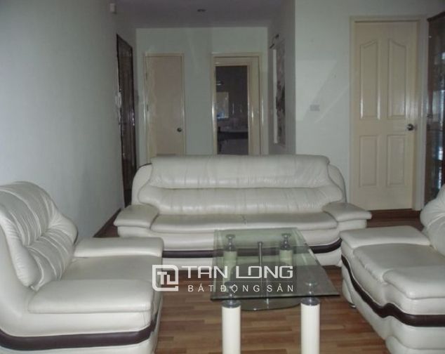 Cho thuê căn hộ 130m2 tại chung cư 15 – 17 Ngọc Khánh, quận Ba Đình