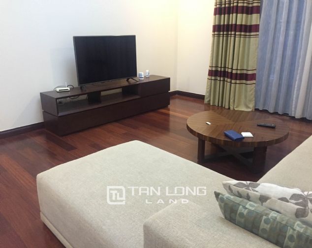 Cho thuê căn hộ 145m2 ở tòa R2 Vinhomes Royal City, quận Thanh Xuân, giá hợp lý