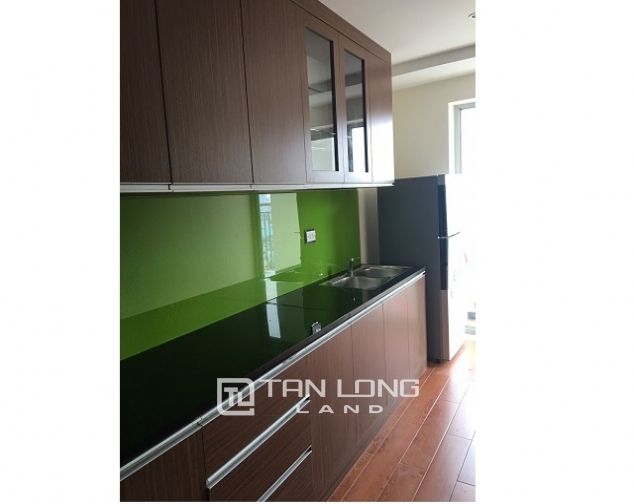 Cho thuê căn hộ 150m2, 3 phòng ngủ ở Đội Cấn, quận Ba Đình, giá thuê hợp lý