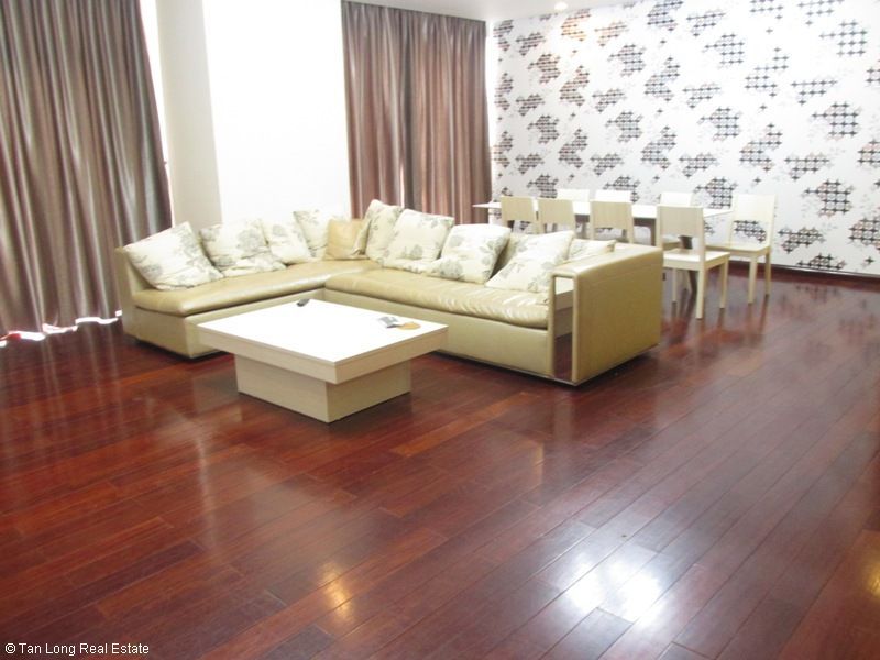 Cho thuê căn hộ 181m2 tòa R1 Vinhomes Royal City, quận Thanh Xuân