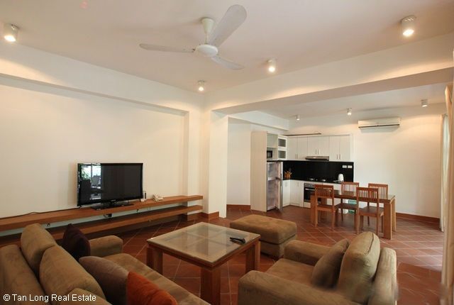 Cho thuê căn hộ 2 phòng ngủ cao cấp đủ đồ tại Tây Hồ, 1000$
