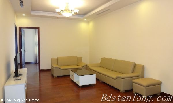 Cho thuê căn hộ 2 phòng ngủ, đủ đồ tại Royal City Hà Nội.