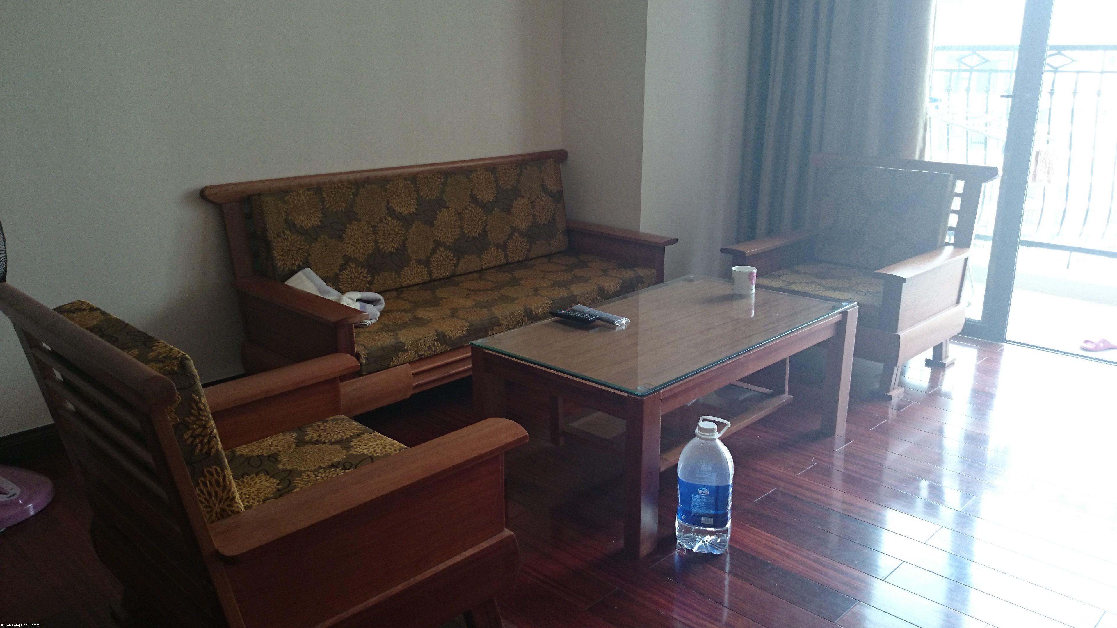 Cho thuê căn hộ 2 phòng ngủ, đủ đồ tại Royal City