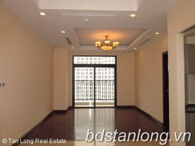 Cho thuê căn hộ 2 phòng ngủ không đồ tại Royal City