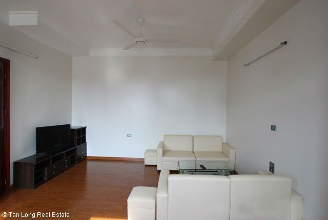 Cho thuê căn hộ 2 phòng ngủ tại Cầu Giấy, 85m2, 600$.