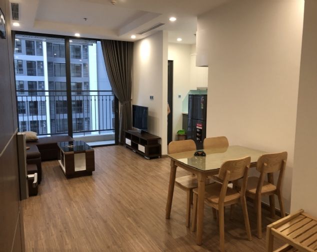 cho thuê căn hộ 2 PN, 2 wc tại Vinhomes Green Bay, full đồ, view hồ điều hòa và bể bơi