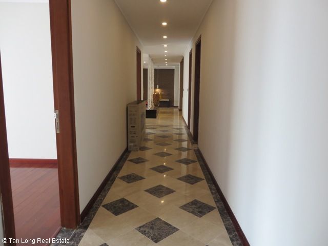 Cho thuê căn hộ 267 m2 đủ đồ tòa L1 Ciputra, quận Tây Hồ, Hà Nội
