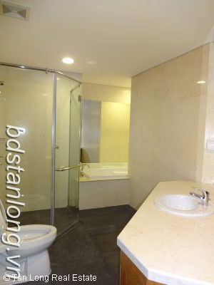 Cho thuê căn hộ 3 ngủ tại Royal City