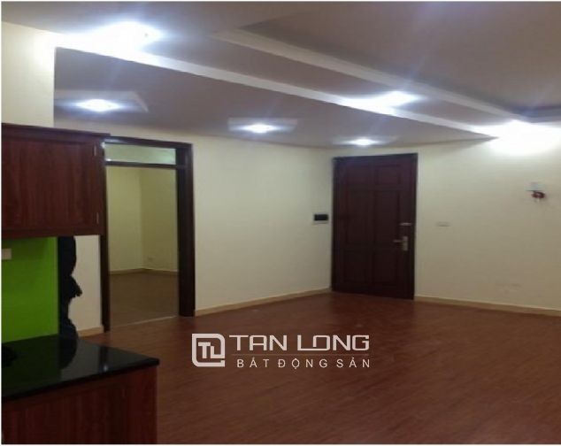 Cho thuê căn hộ 3 phòng ngủ, 94m2 đường Đội Nhân quận Ba Đình