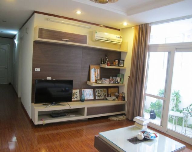 Cho thuê căn hộ 3 phòng ngủ, cơ bản tại Nguyễn Lương Bằng