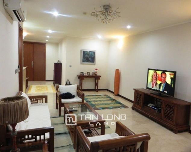 Cho thuê căn hộ 3 phòng ngủ, đủ đồ tại L2 Ciputra, quận Tây Hồ