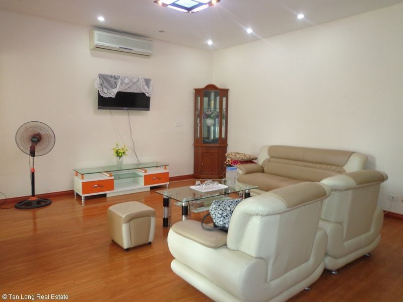 Cho thuê căn hộ 3 phòng ngủ đường Nguyễn Chí Thanh, quận Ba Đình