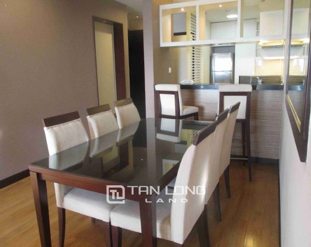 Cho thuê căn hộ 3 phòng ngủ ở Hòa Bình Green, đường Bưởi, quận Ba Đình