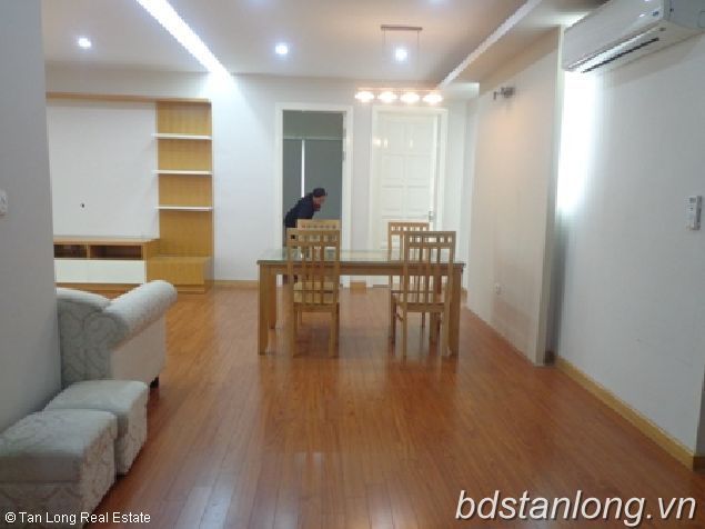 Cho thuê căn hộ 4 phòng ngủ ở E1 Ciputra