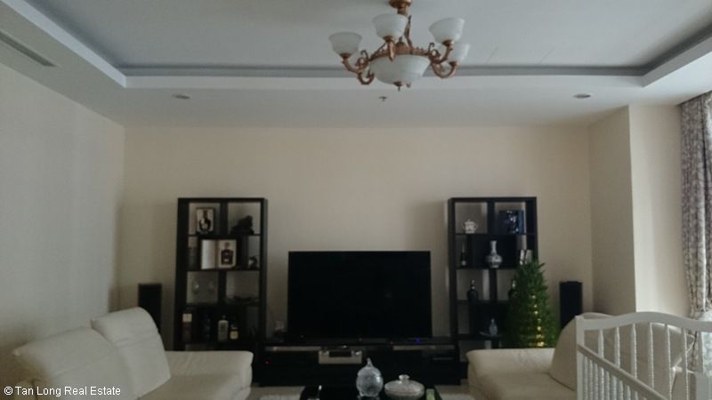 Cho thuê căn hộ 4 phòng ngủ rộng rãi tại Royal City, quận Thanh Xuân