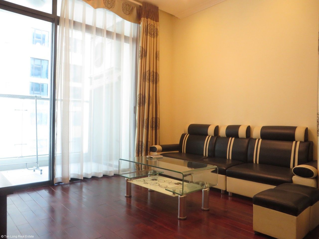 Cho thuê căn hộ 84m2, đủ đồ tại Vincom Bà Triệu, quận Hai Bà Trưng