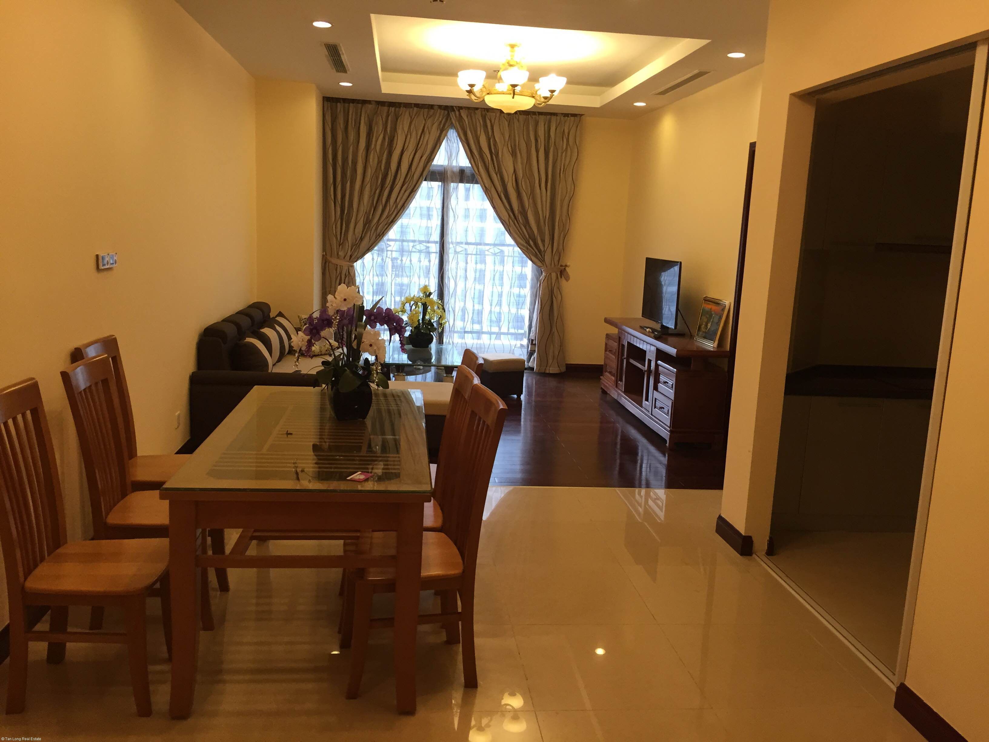 Cho thuê căn hộ 93m2 tòa R4 Vinhomes Royal City, quận Thanh Xuân