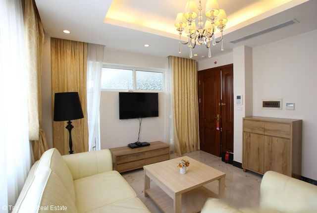 Cho thuê căn hộ cao cấp 1 phòng ngủ tại Ba Đình, 70m2, 1200$.