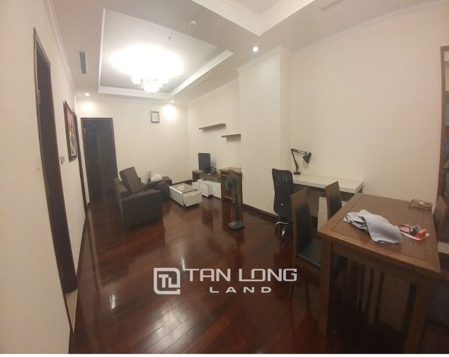 Cho thuê căn hộ cao cấp 132m2, 2 phòng ngủ đủ đồ ở R1 Vinhomes Royal City