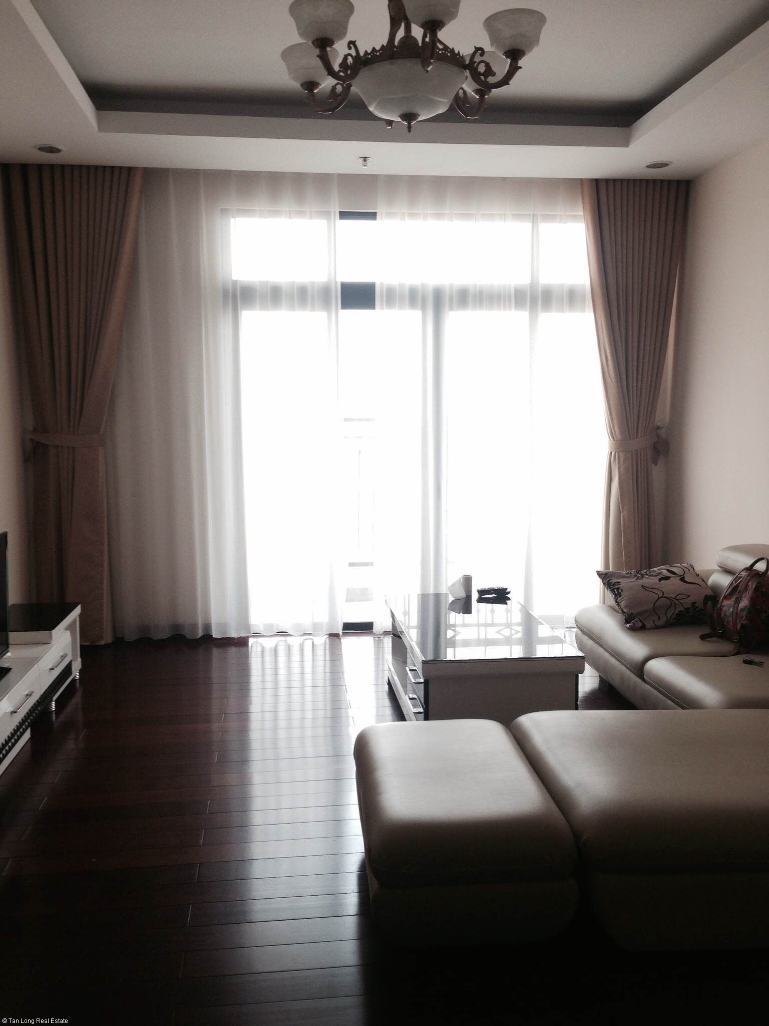 Cho thuê căn hộ cao cấp 2 ngủ tại Royal City, Thanh Xuân