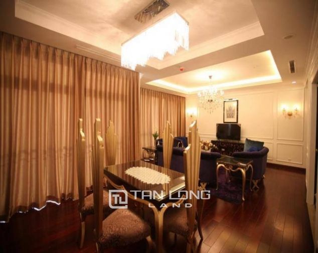 Cho thuê căn hộ cao cấp 200m2, 3 phòng ngủ đủ đồ ở R1 Vinhomes Royal City