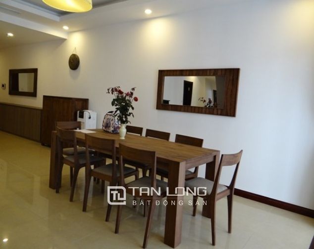 Cho thuê căn hộ cao cấp R3 12b26, Royal City, Thanh Xuân, Hà Nội