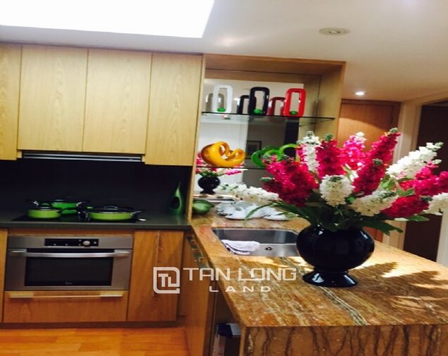 Cho thuê căn hộ chung cư tại tháp Tây Indochina, Cầu Giấy, 93m2, 2 phòng ngủ.