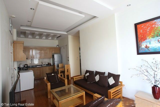 Cho thuê căn hộ dịch vụ Trấn Vũ 2 phòng ngủ, 90m2, 1000$.