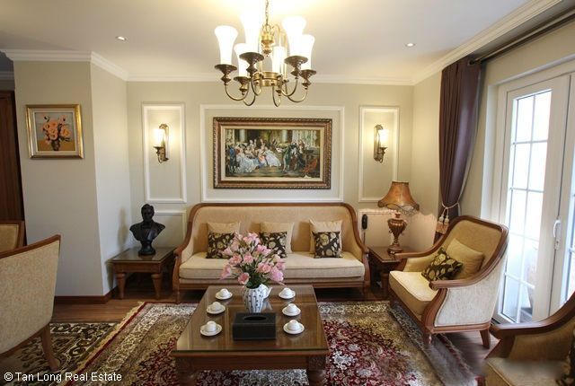 Cho thuê căn hộ Hai Bà Trưng 2 phòng ngủ, 125m2, 2100$