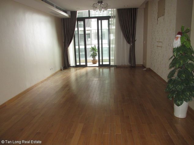 Cho thuê căn hộ không có đồ đạc tại Dolphin Plaza, Cầu Giấy