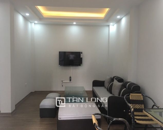 Cho thuê căn hộ nhà Âu Cơ - phố Từ Hoa. Căn hộ 85m2, 1 phòng ngủ