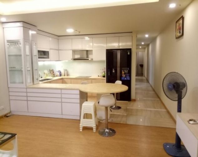 Cho thuê căn hộ ở B1 Giảng Võ, 110m2 3 PN mới sửa lại