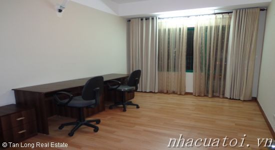 Cho thuê căn hộ ở tòa chung cư cao cấp Kinh Đô 93 Lò Đúc.