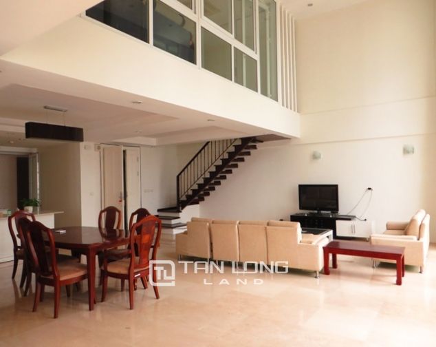 Cho thuê căn hộ Penhouse 200m2, 5 phòng ngủ tại P1 Ciputra, Tây Hồ