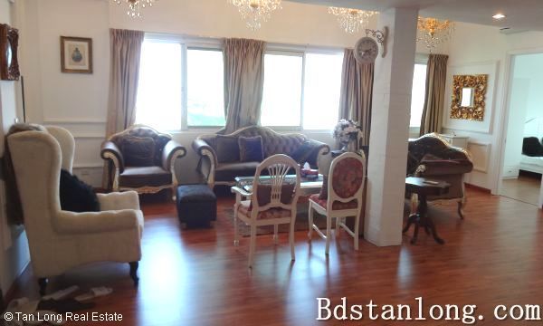 Cho thuê căn hộ penthouse trong khối E Ciputra Hà Nội.