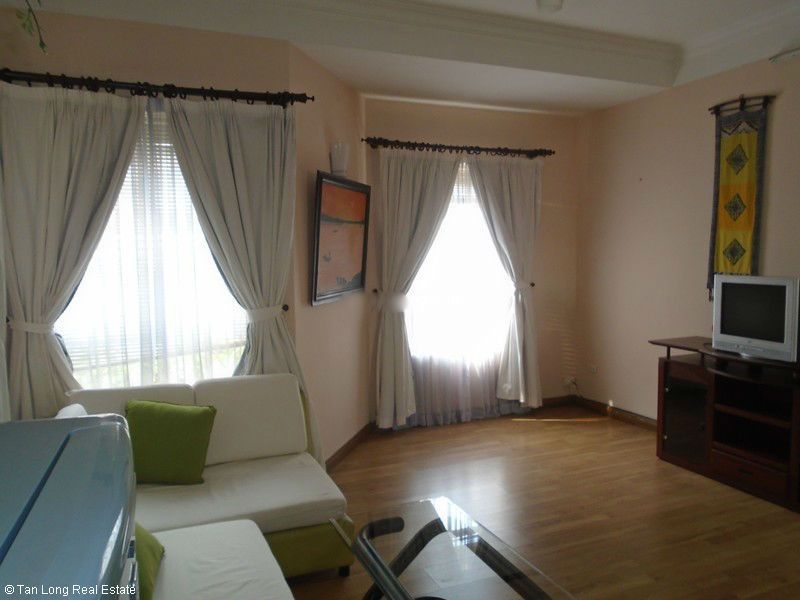 Cho thuê căn hộ phố Dã Tượng 80m2, 1 phòng ngủ, 1 phòng tắm, 700$.